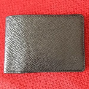 NEED TO SELL-Louis Vuitton Men’s Multiple Wallet